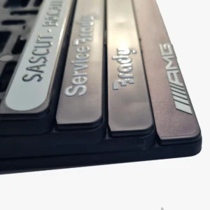 Suport cu bagheta si clips, personalizat cu litere în relief